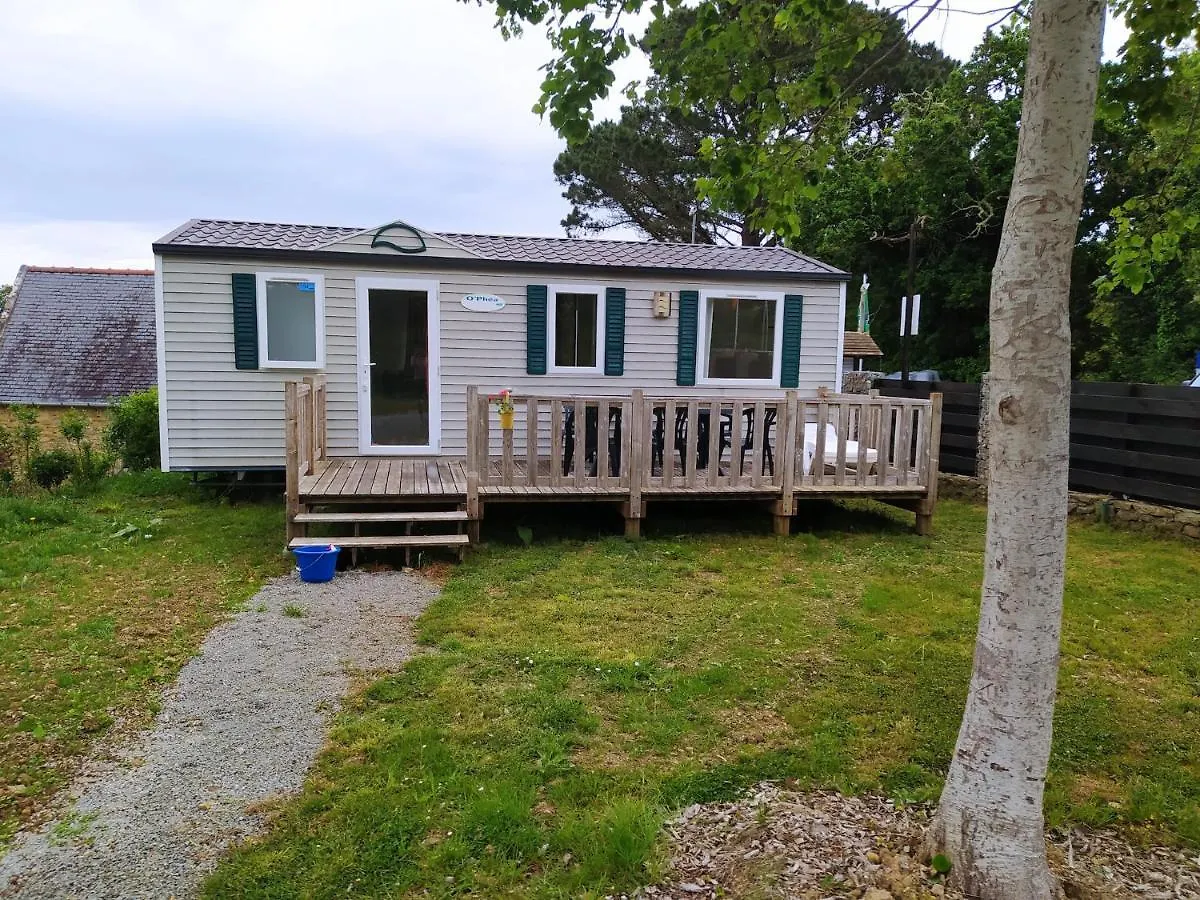 Camping Les Pieds Dans L'Eau Hotel Crozon